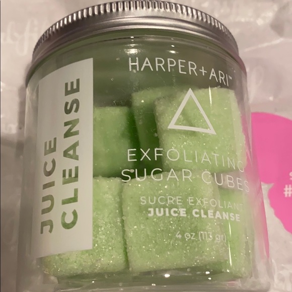 HARPER + ARI exfoliating sugar cubes - Picture 3 of 3
